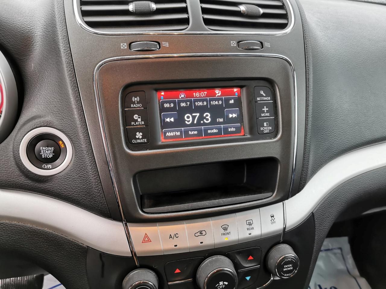 2017 Dodge Journey SE Photo