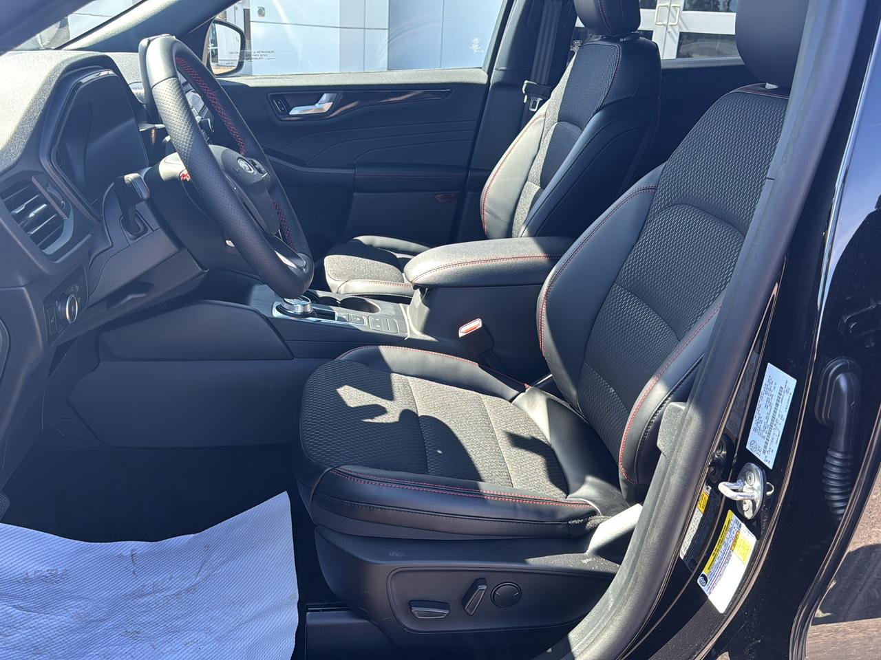 2026 Ford Escape ST-Line Select Photo
