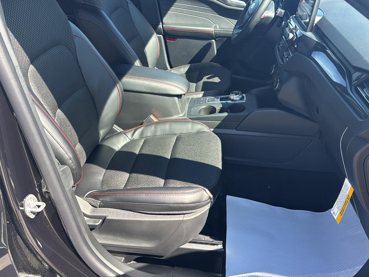 2026 Ford Escape ST-Line Select Photo