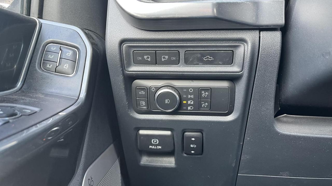 2022 Ford F-150 Hybrid LARIAT Photo