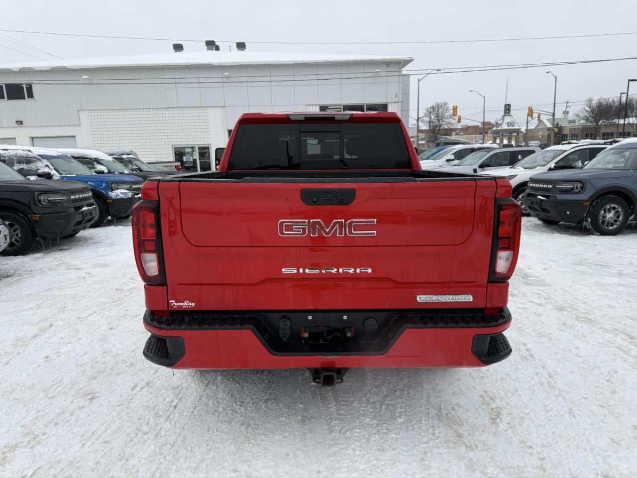 2022 GMC Sierra 1500 4WD Crew Cab 147" Elevation Photo3