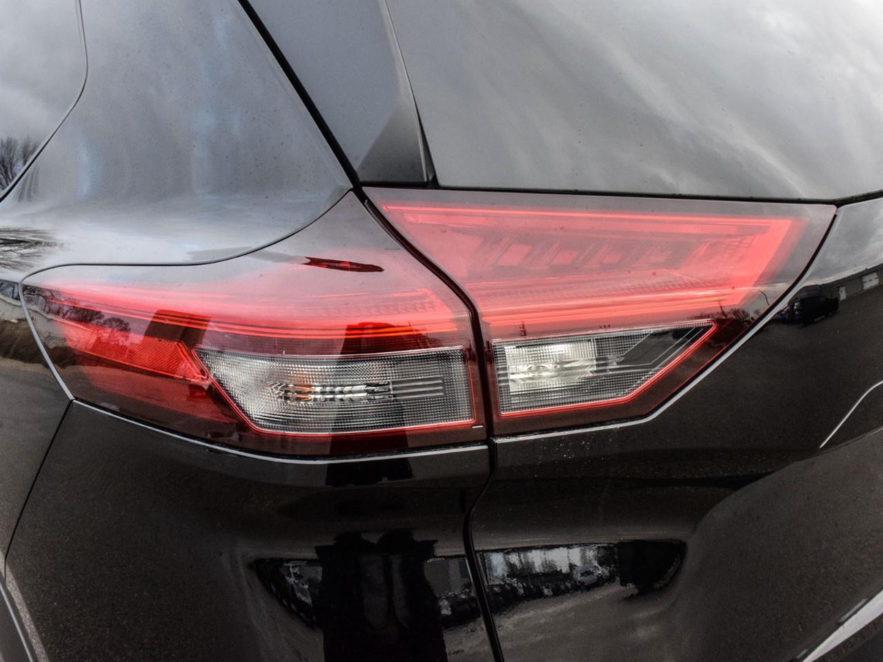 2023 Nissan Rogue AWD SV Moonroof Photo