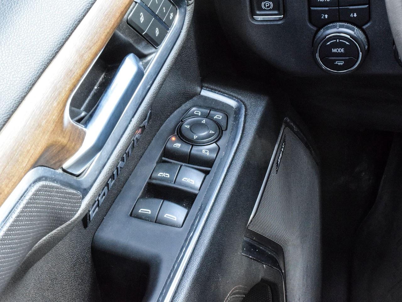 2023 Chevrolet Silverado 1500 Crew Cab Short Box 4-Wheel Drive High Country Photo