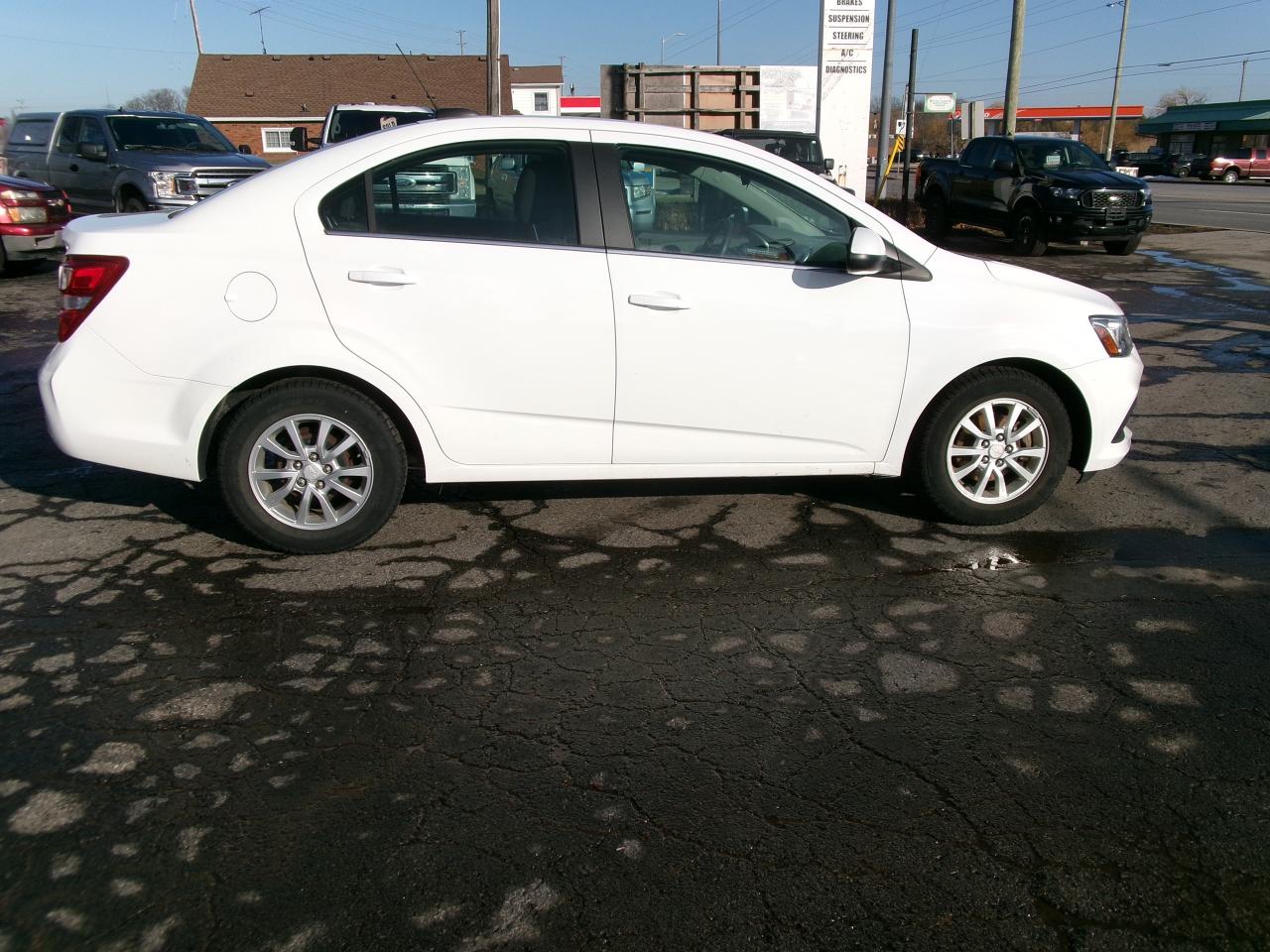 2018 Chevrolet Sonic LT Photo