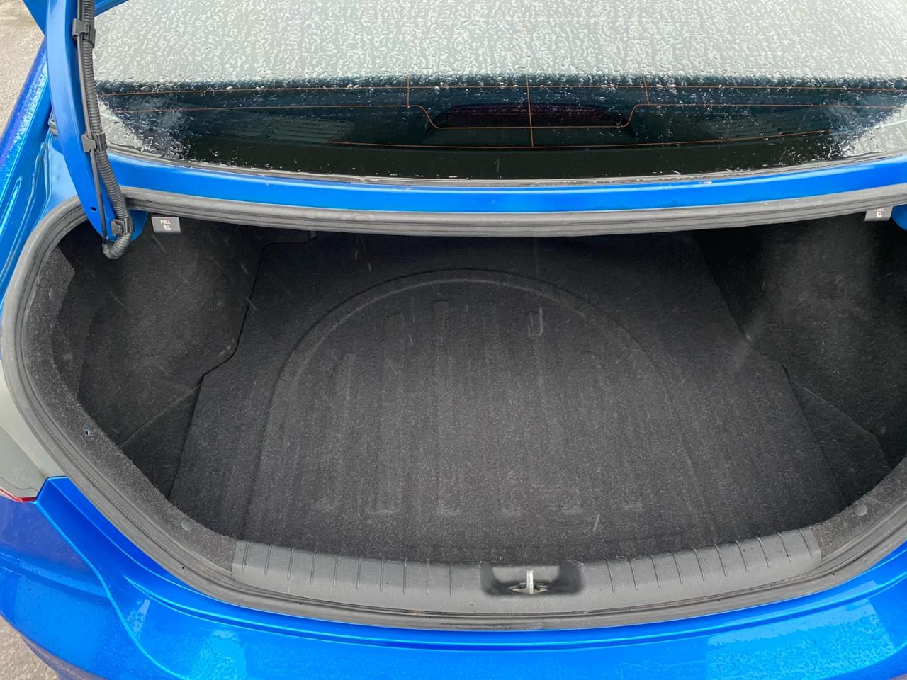 2017 Hyundai Elantra GLS | Sunroof | Apple CarPlay | Android Auto Photo