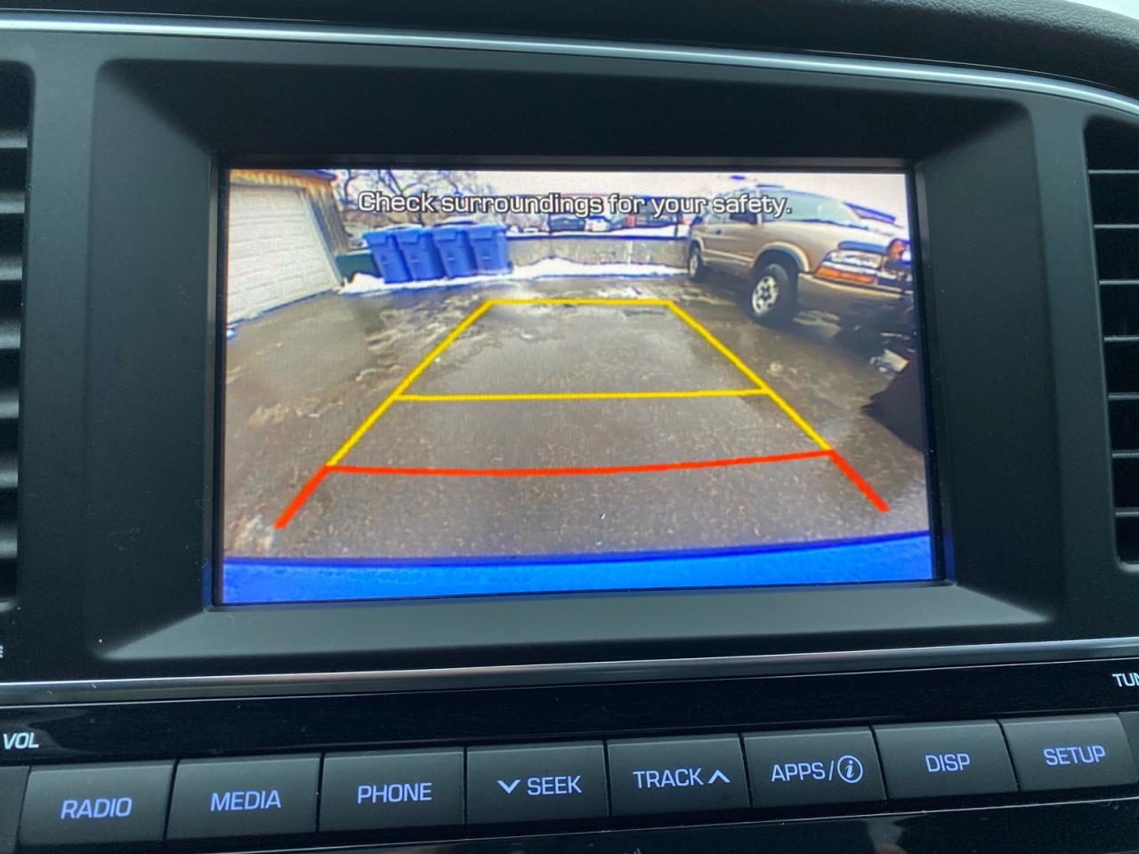 2017 Hyundai Elantra GLS | Sunroof | Apple CarPlay | Android Auto Photo