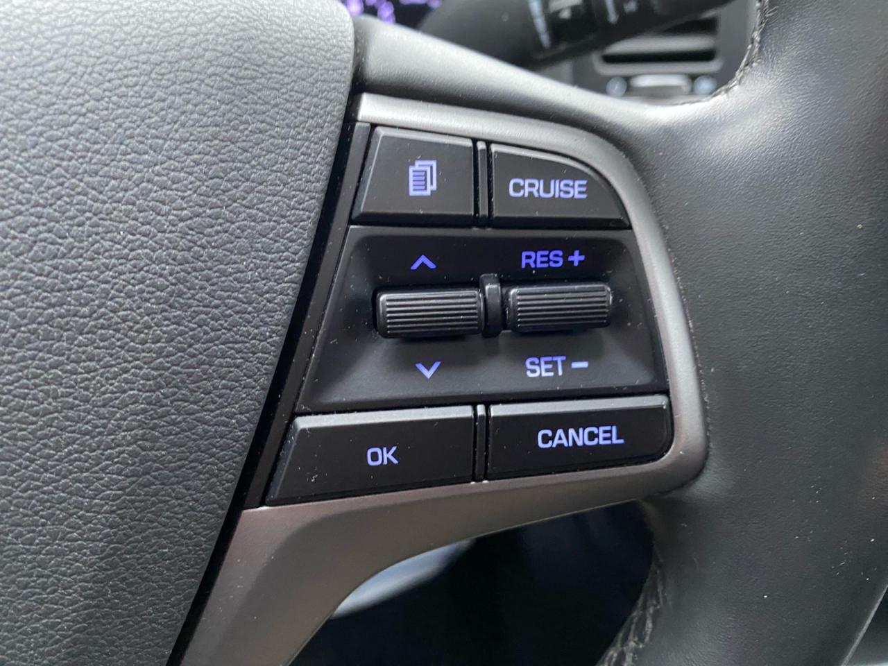 2017 Hyundai Elantra GLS | Sunroof | Apple CarPlay | Android Auto Photo