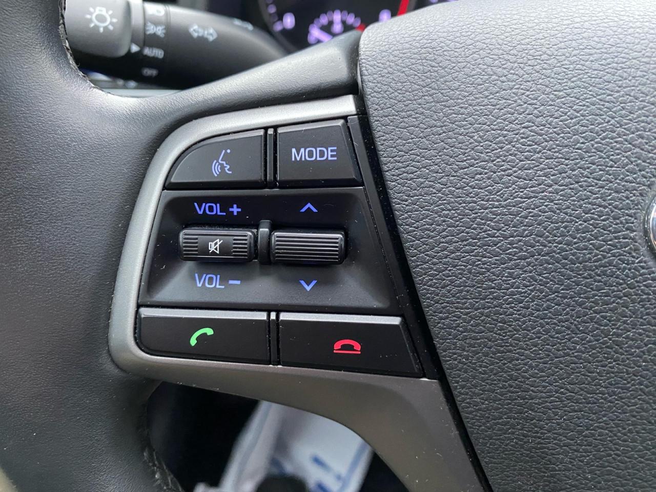 2017 Hyundai Elantra GLS | Sunroof | Apple CarPlay | Android Auto Photo