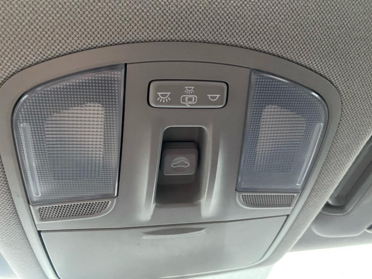 2017 Hyundai Elantra GLS | Sunroof | Apple CarPlay | Android Auto Photo