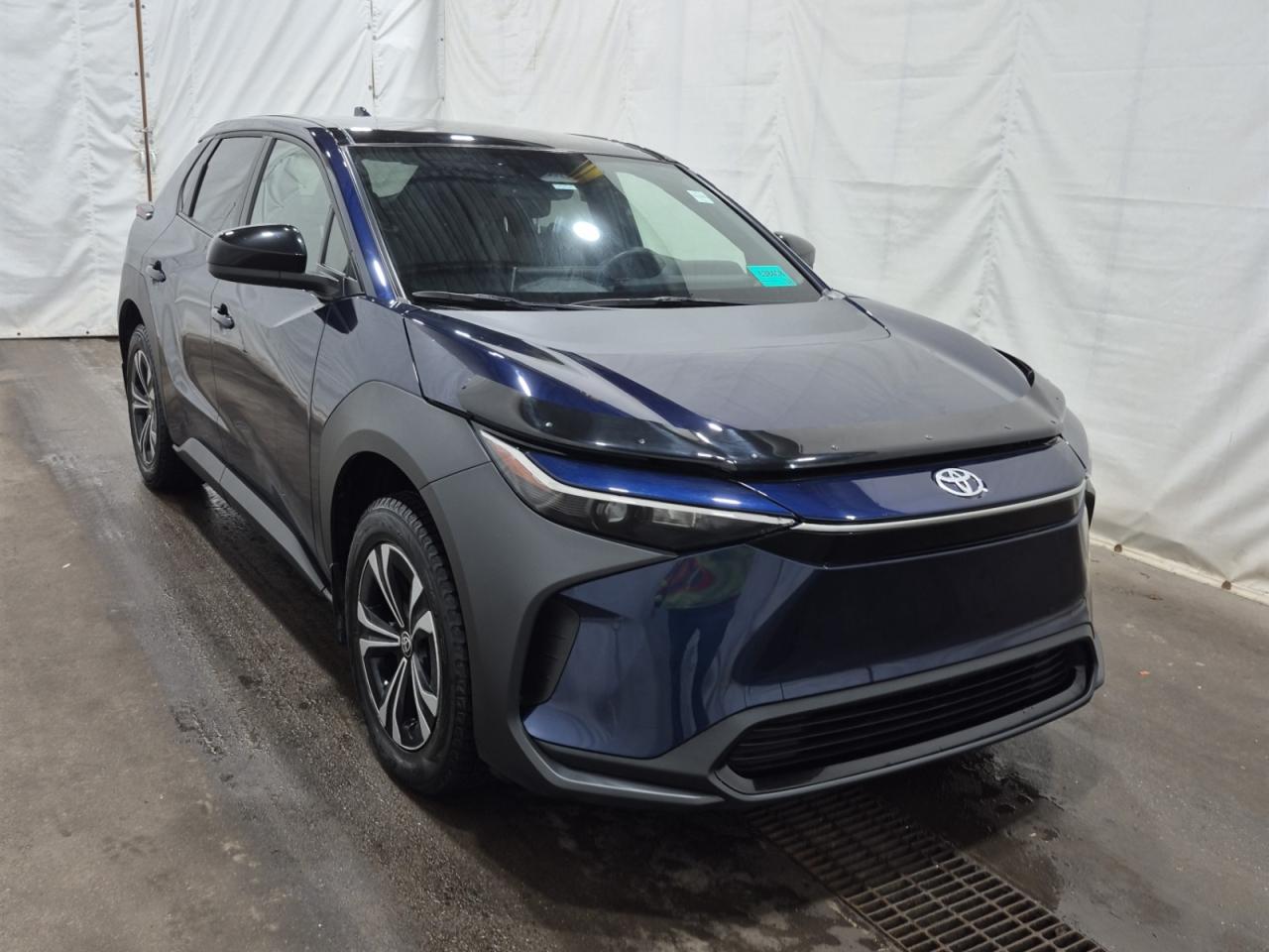 2023 Toyota bZ4X LE AWD | NO ACCIDENTS | 13 TOYOTA SERVICE RECORDS Photo3