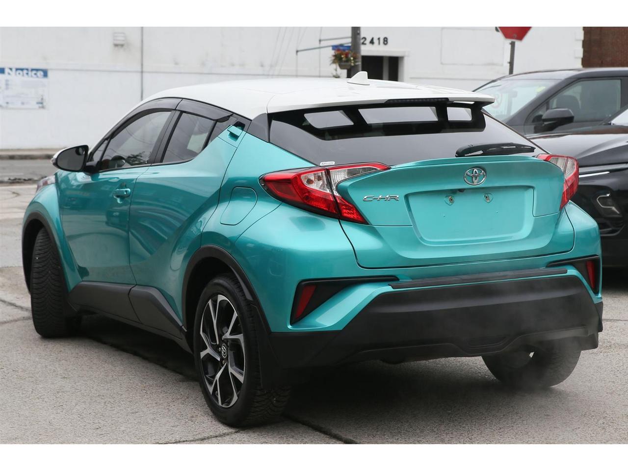 2018 Toyota C-HR XLE Premium Photo