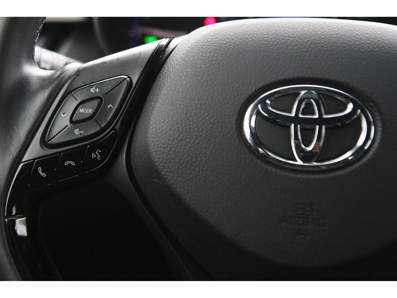 2018 Toyota C-HR XLE Premium Photo