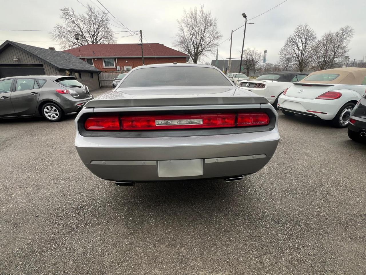 2014 Dodge Challenger SXT Plus Photo