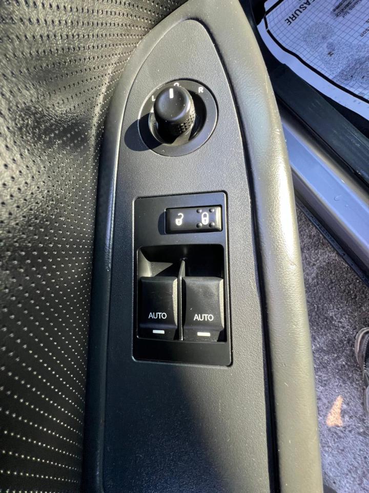 2014 Dodge Challenger SXT Plus Photo