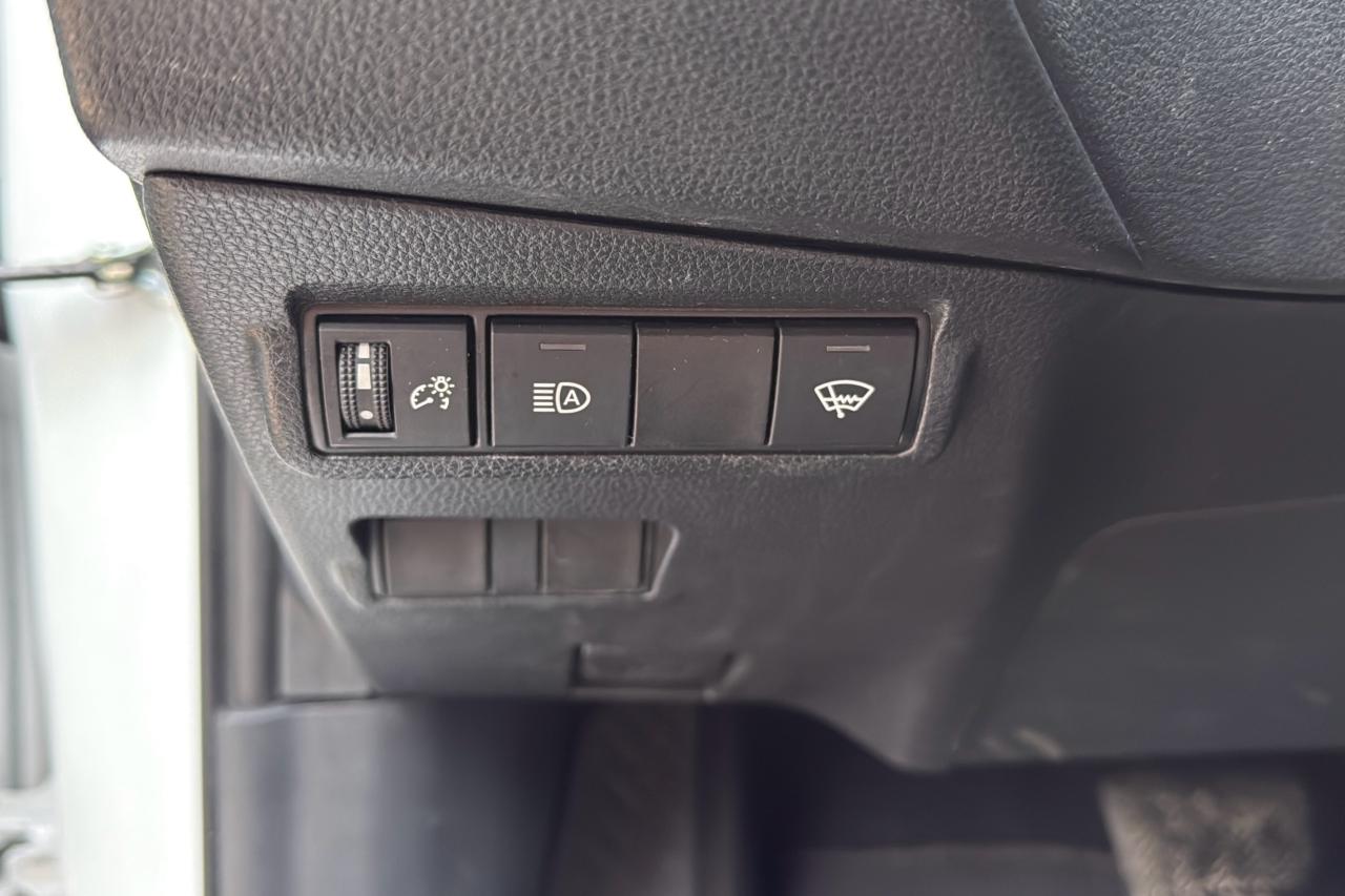 2024 Toyota Corolla Cross LE Photo