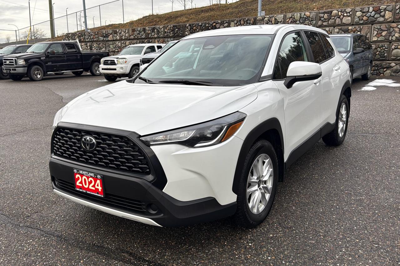 2024 Toyota Corolla Cross LE Photo