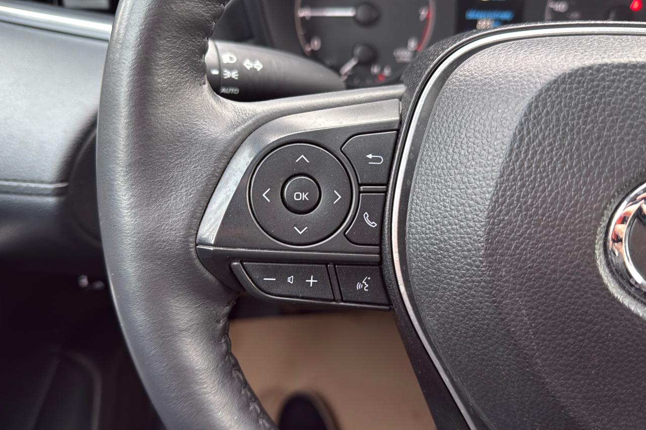 2024 Toyota Corolla Cross LE Photo