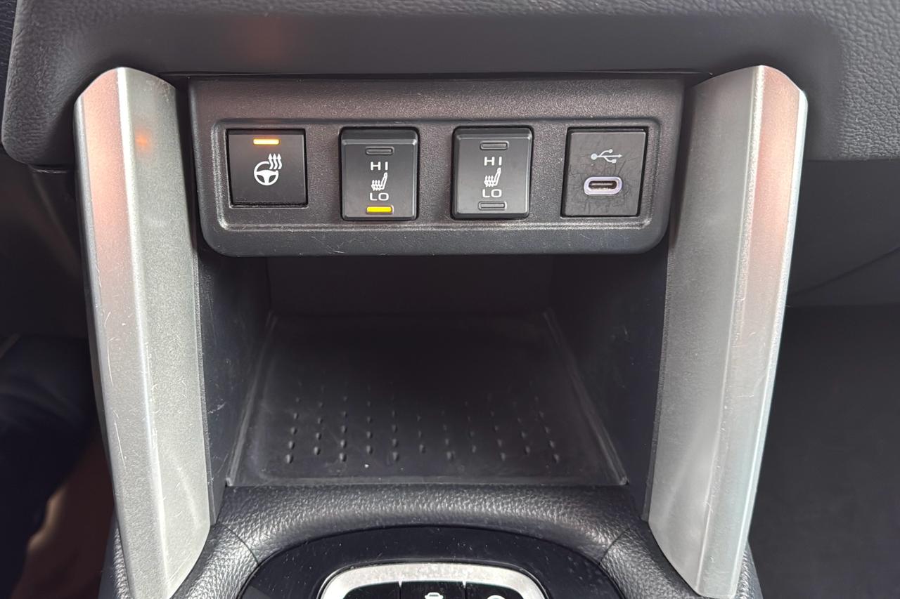 2024 Toyota Corolla Cross LE Photo