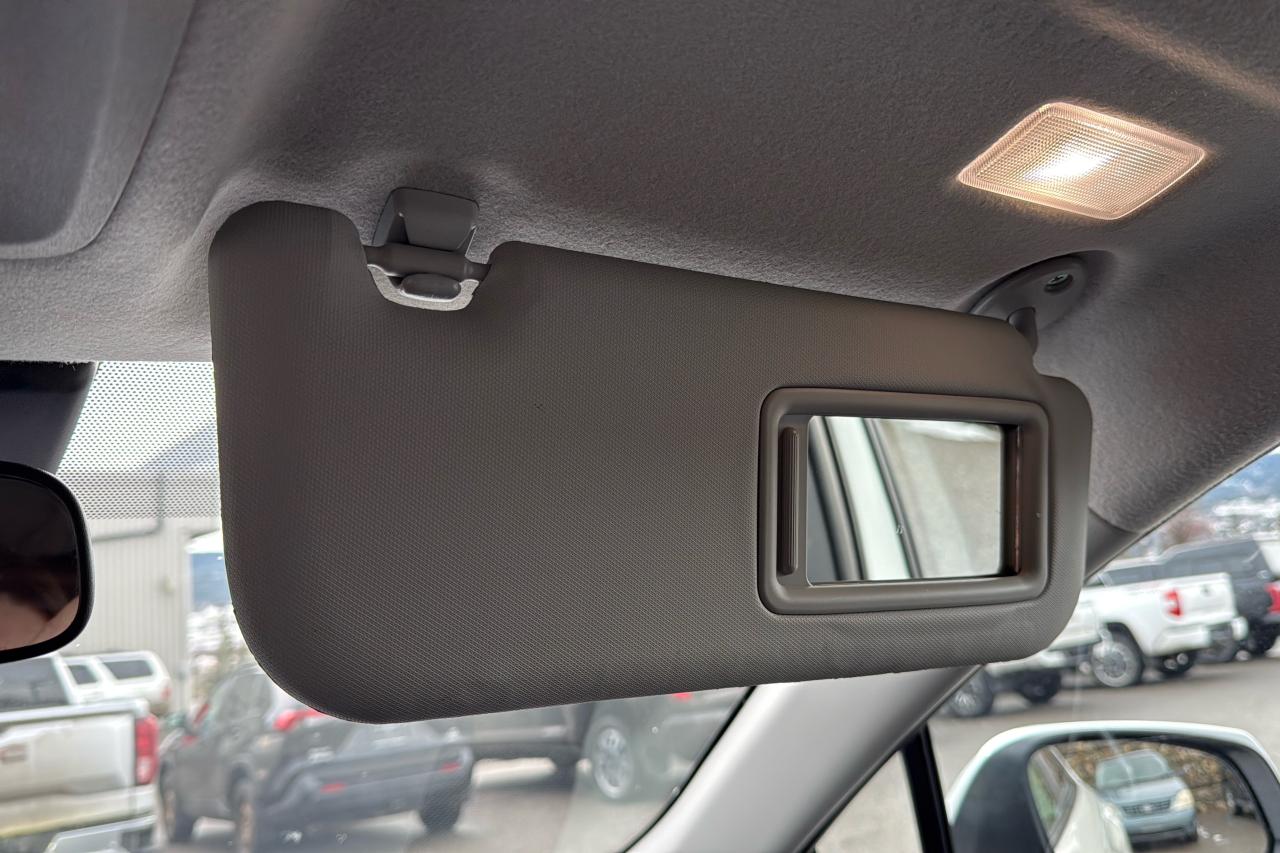 2024 Toyota Corolla Cross LE Photo