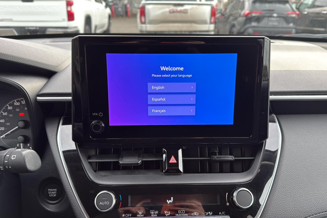 2024 Toyota Corolla Cross LE Photo