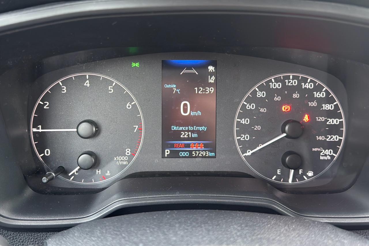 2024 Toyota Corolla Cross LE Photo