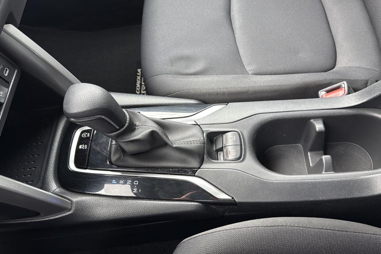 2024 Toyota Corolla Cross LE Photo