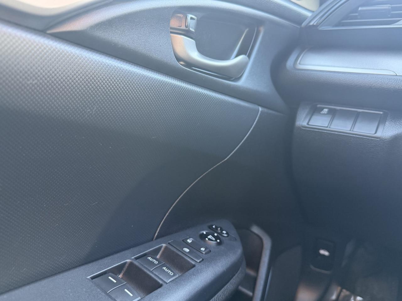 2017 Honda Civic Hatchback LX CVT Photo