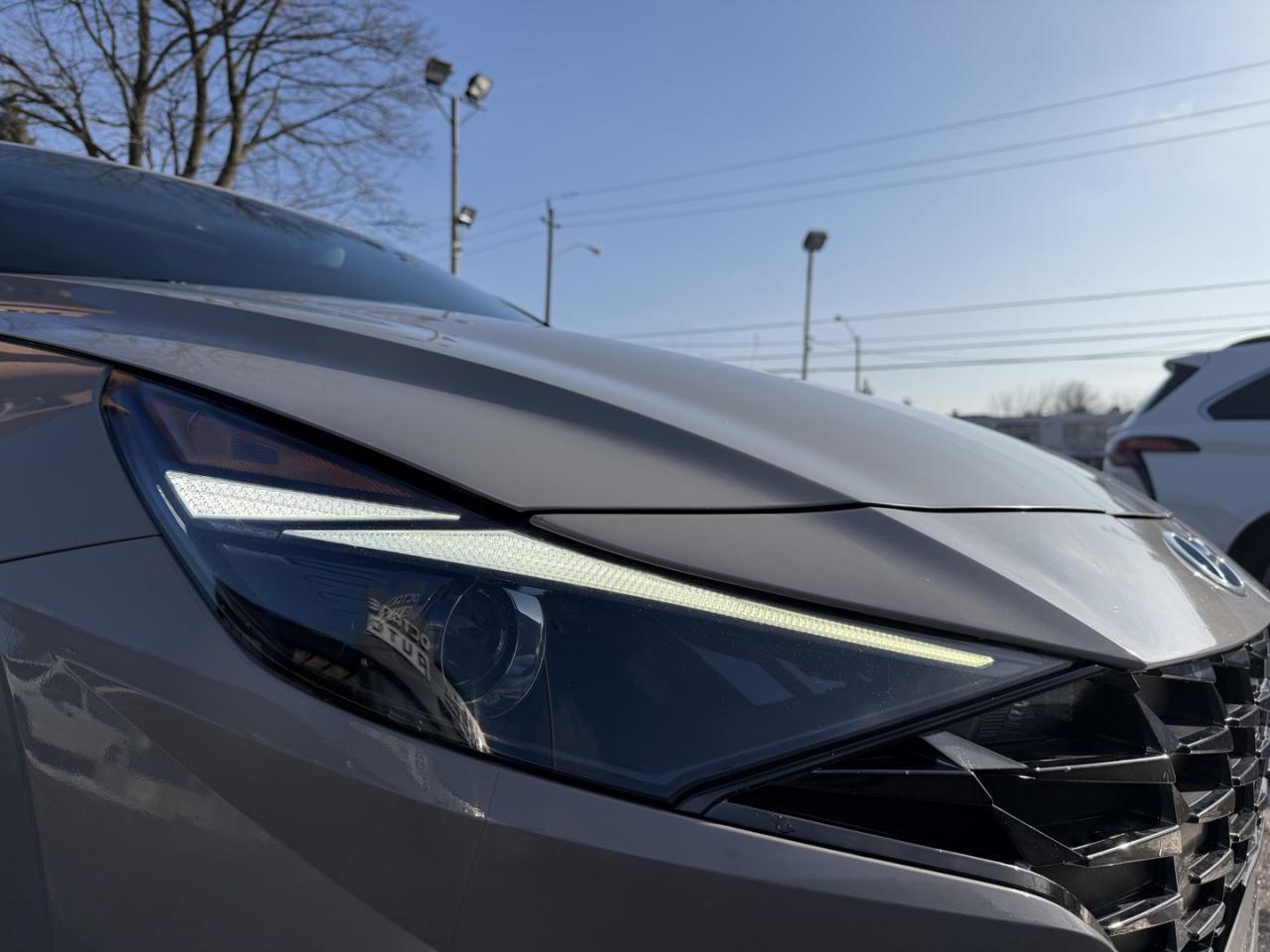 2022 Hyundai Elantra Hybrid Ultimate DCT w/Two-Tone Interior Photo