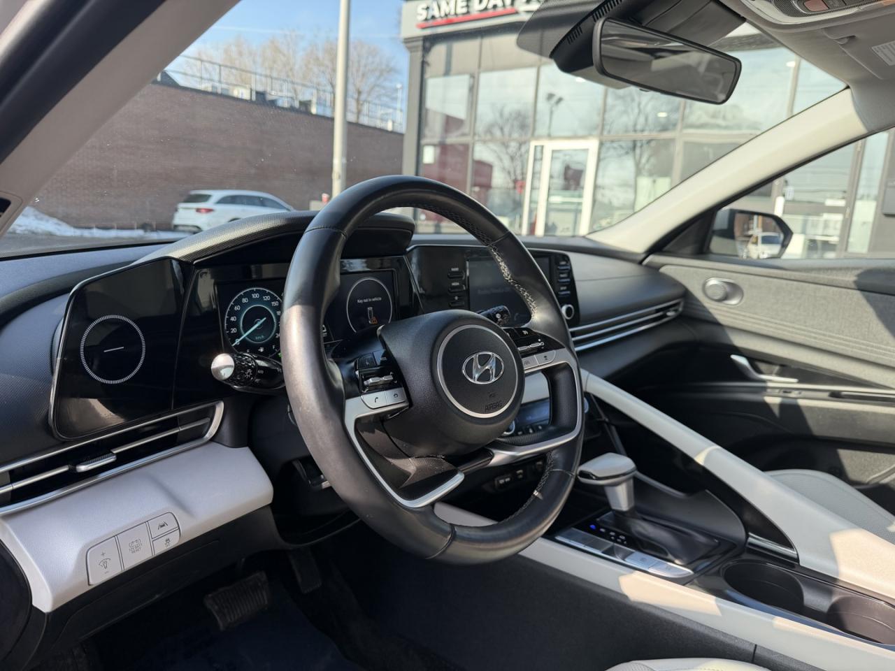 2022 Hyundai Elantra Hybrid Ultimate DCT w/Two-Tone Interior Photo