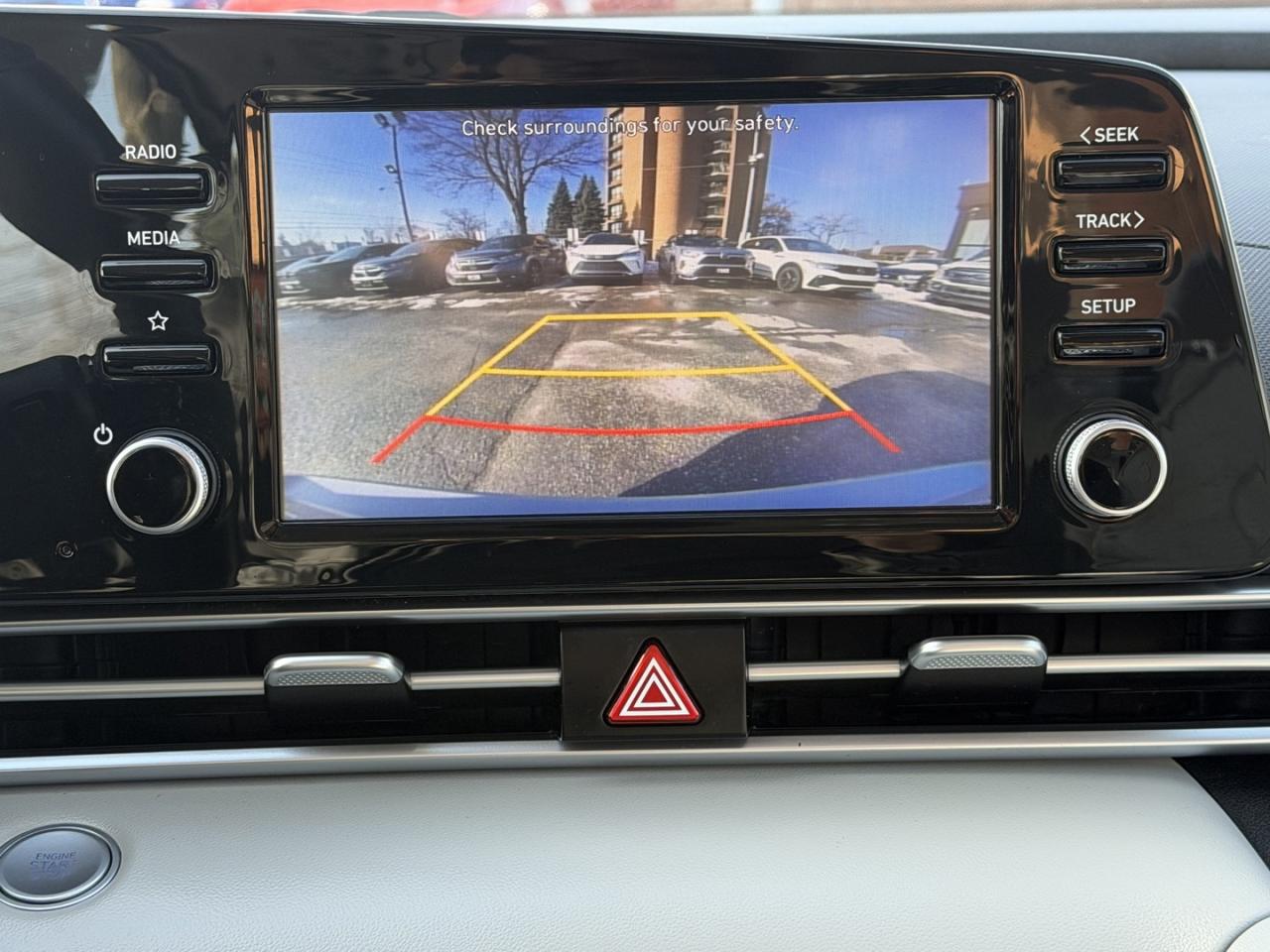 2022 Hyundai Elantra Hybrid Ultimate DCT w/Two-Tone Interior Photo