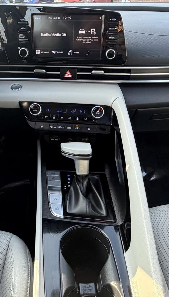 2022 Hyundai Elantra Hybrid Ultimate DCT w/Two-Tone Interior Photo