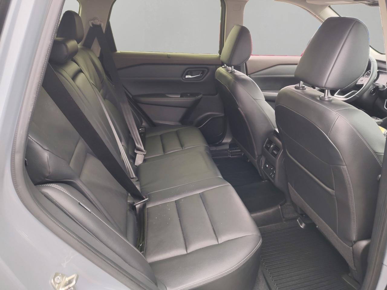 2023 Nissan Rogue SL Photo