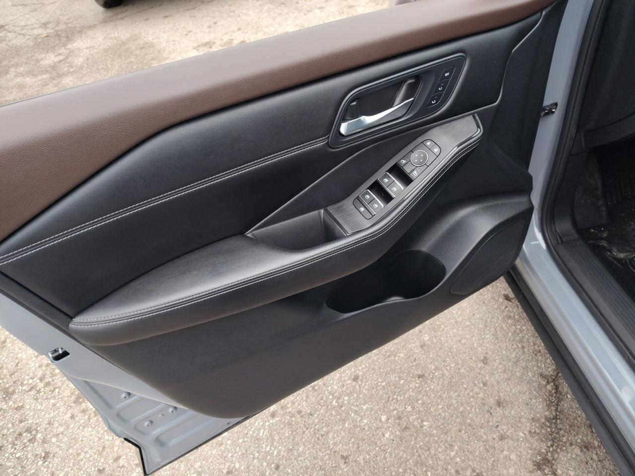 2023 Nissan Rogue SL Photo