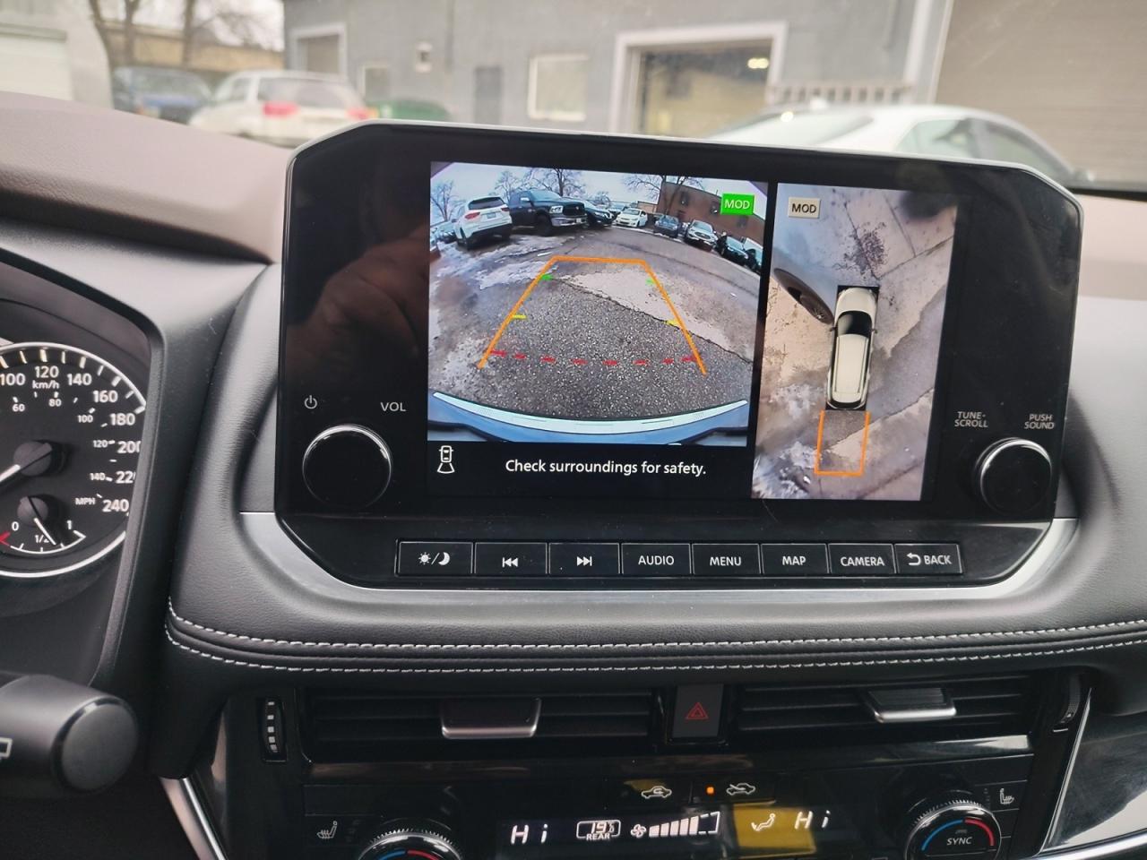 2023 Nissan Rogue SL Photo