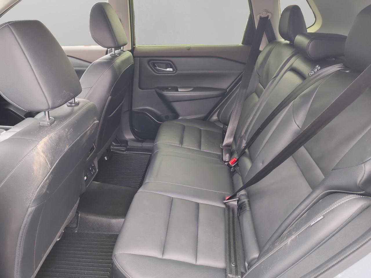 2023 Nissan Rogue SL Photo