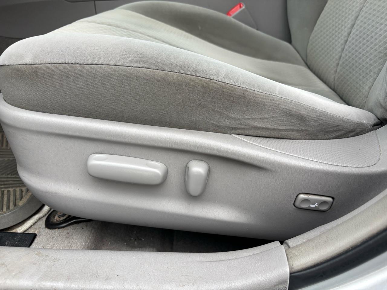 2007 Toyota Camry 4dr Sdn V6 Auto LE Photo