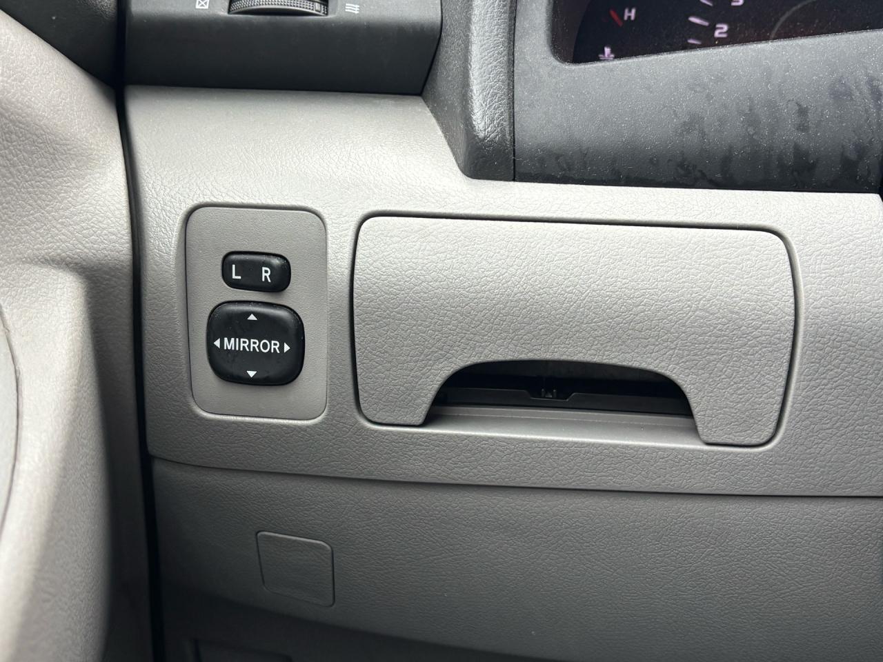 2007 Toyota Camry 4dr Sdn V6 Auto LE Photo