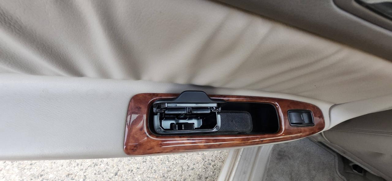 2003 Toyota Camry XLE V6 Auto Leather Roof Alloys Photo