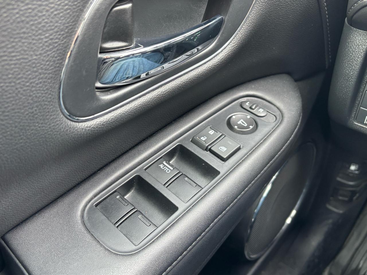 2017 Honda HR-V EX-L w/Navi 4WD Photo