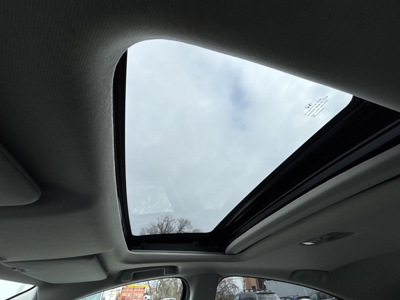 2017 Honda HR-V EX-L w/Navi 4WD Photo