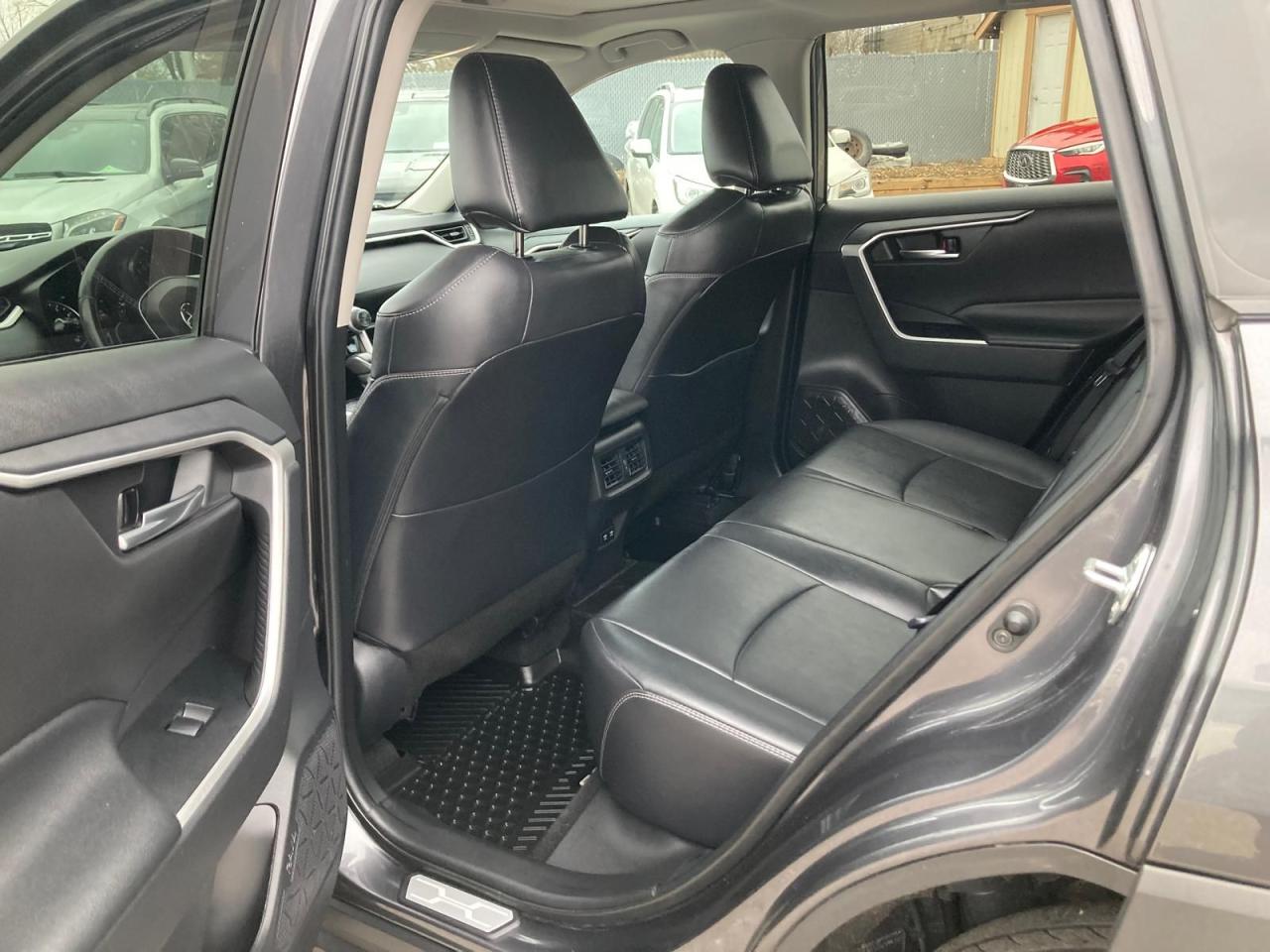 2021 Toyota RAV4 AWD NO ACCIDENT LEATHER SEATS BLINDSPOT SUNROOF Photo