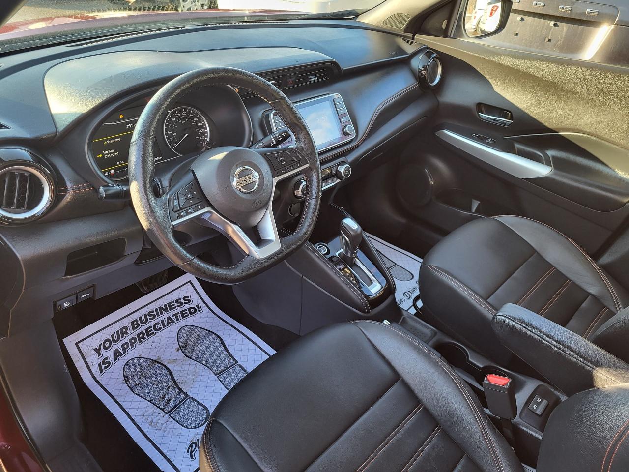 2020 Nissan Kicks SR Photo