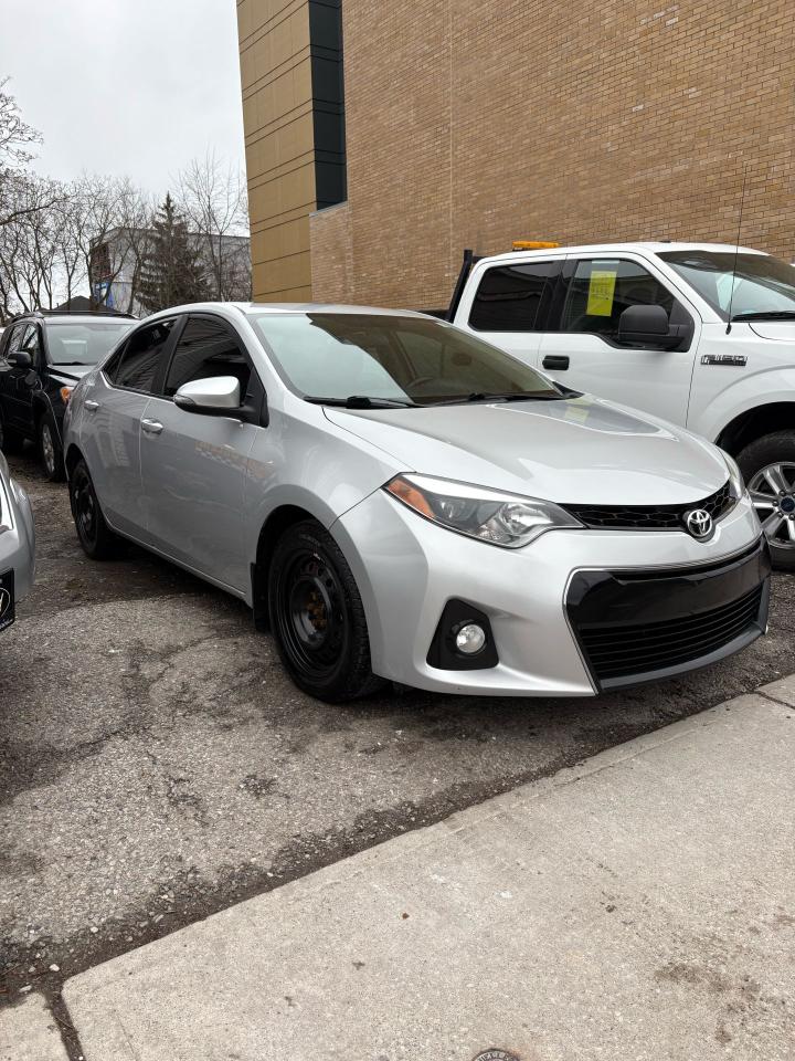 2016 Toyota Corolla S Photo2