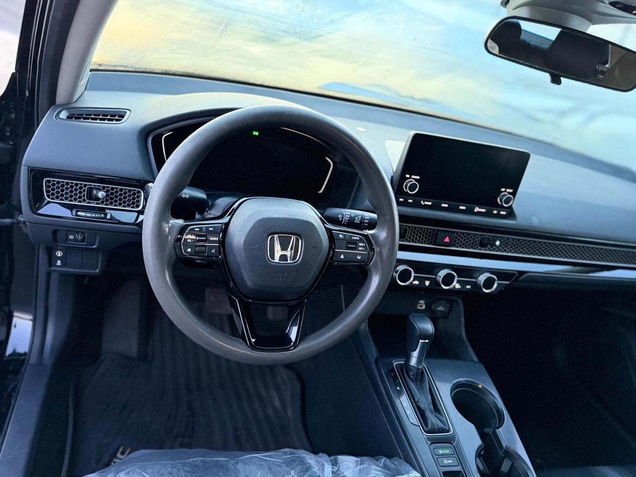 2022 Honda Civic LX CVT Photo