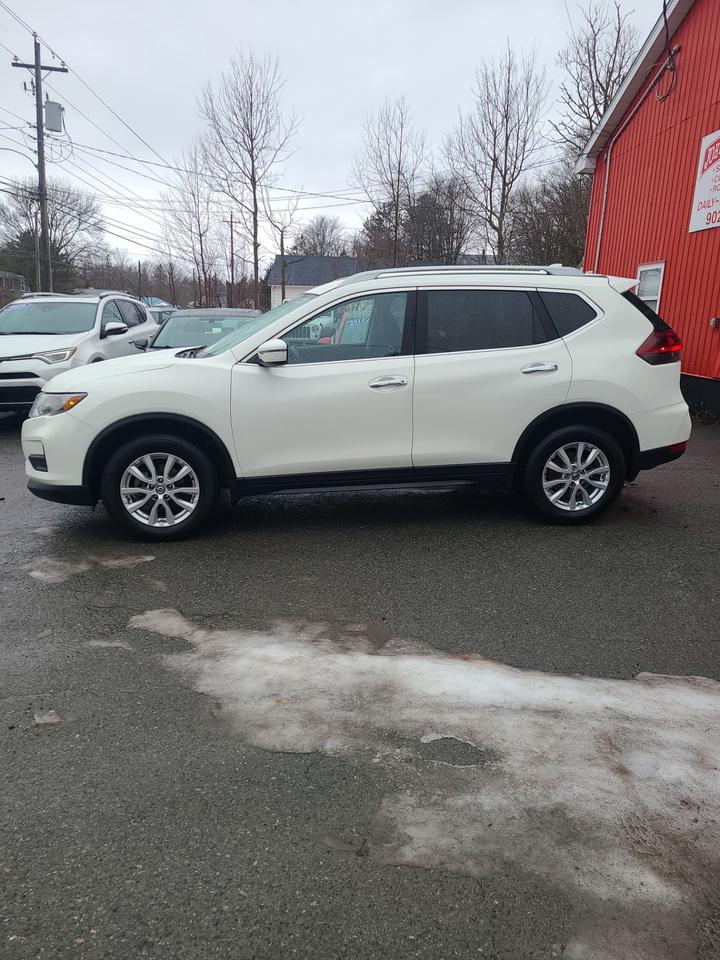 2019 Nissan Rogue SV - Photo #3