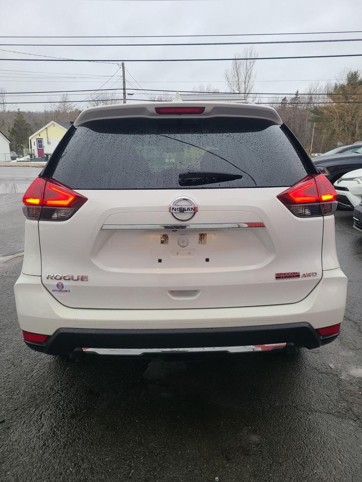 2019 Nissan Rogue SV - Photo #5