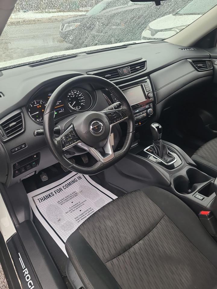 2019 Nissan Rogue SV - Photo #6