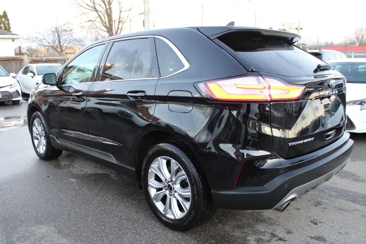 2024 Ford Edge Titanium AWD Photo4