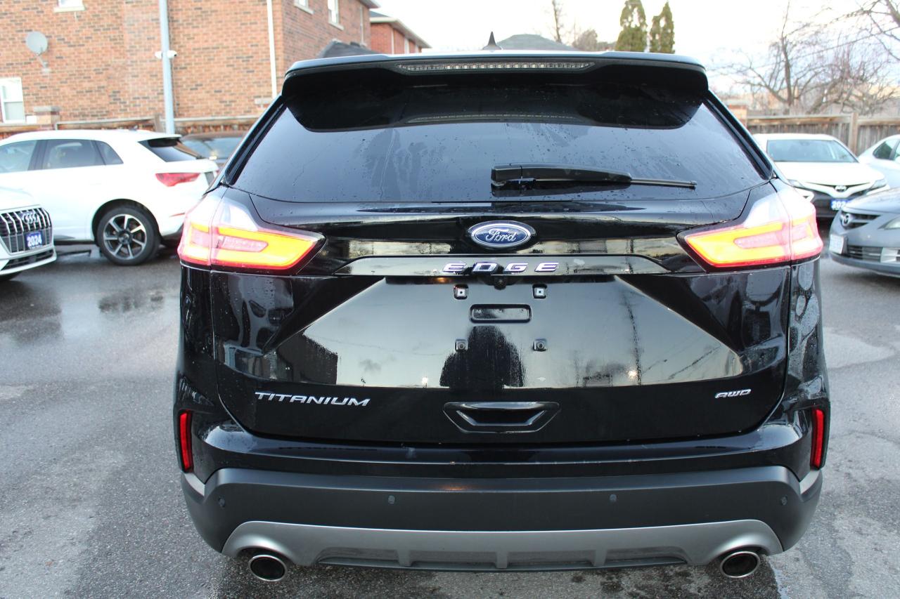 2024 Ford Edge Titanium AWD Photo