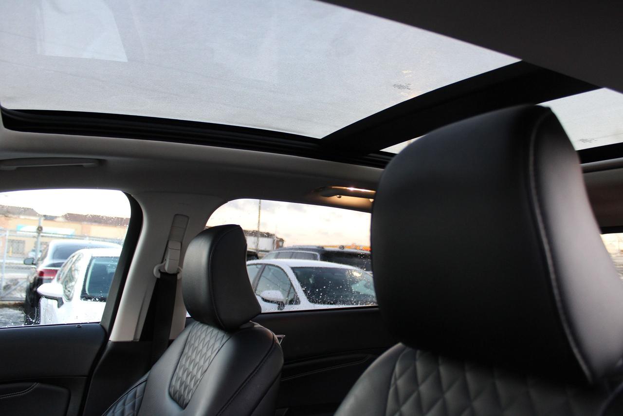 2024 Ford Edge Titanium AWD Photo